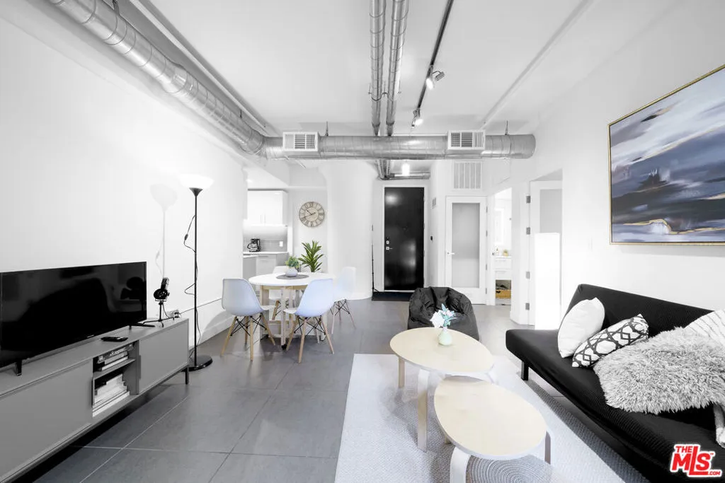 939 S Broadway M2, Los Angeles, California 90015 home-pic-0